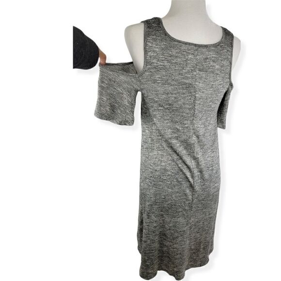 a.n.a Cold Shoulder A- line dress Gray NWT - Picture 4 of 5